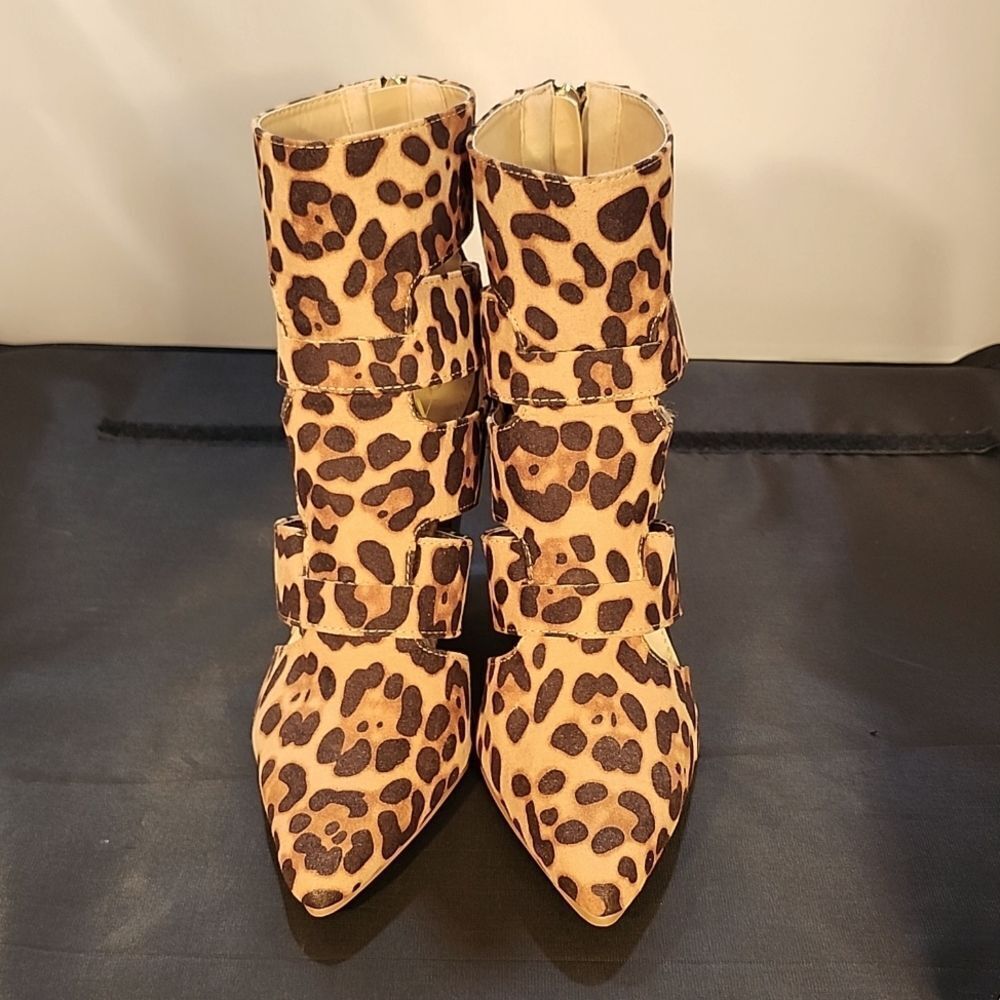 BRAND NEW NY&C BLOCK HEEL CUT-OUT POINTED-TOES BOOTIES G1